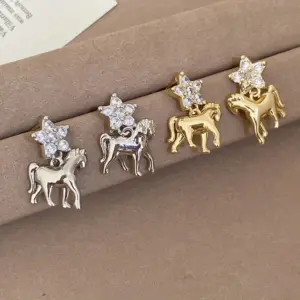 Wholesale Star Stud Earrings For Women In 925 Sterling Silver With Zircon Inlay, Available In Golden