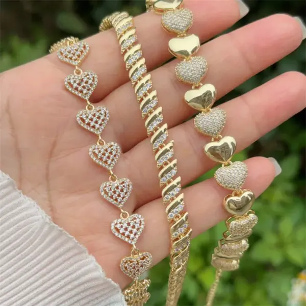 Wholesale Jewelry Retro Classic Style Geometric Heart Shape Copper Zircon 18K Gold Plated Inlay Bracelets