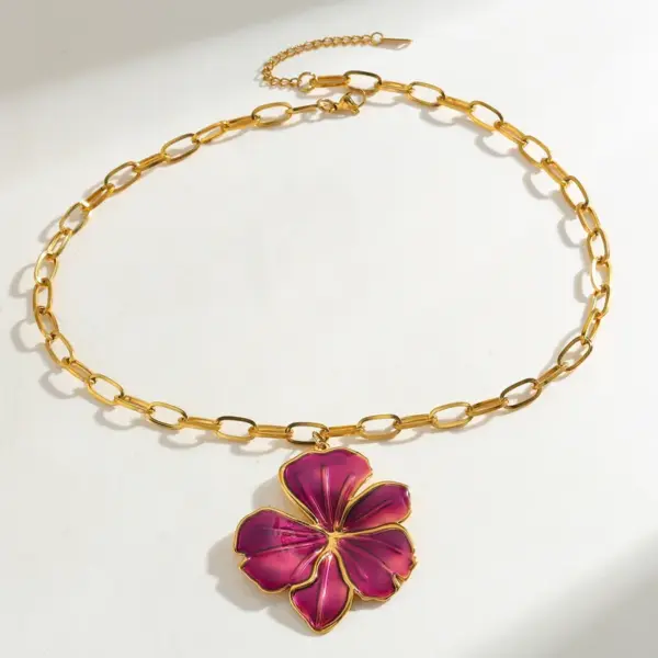 Wholesale 18K Gold Plated 304 Stainless Steel Vacuum Electroplating (In Furnace) Flower Oil Drop Electroplating Vintage Simple Style Paperclip Chain Snake Chain Pendant Necklace For Women Weekend Date Selfie Festival