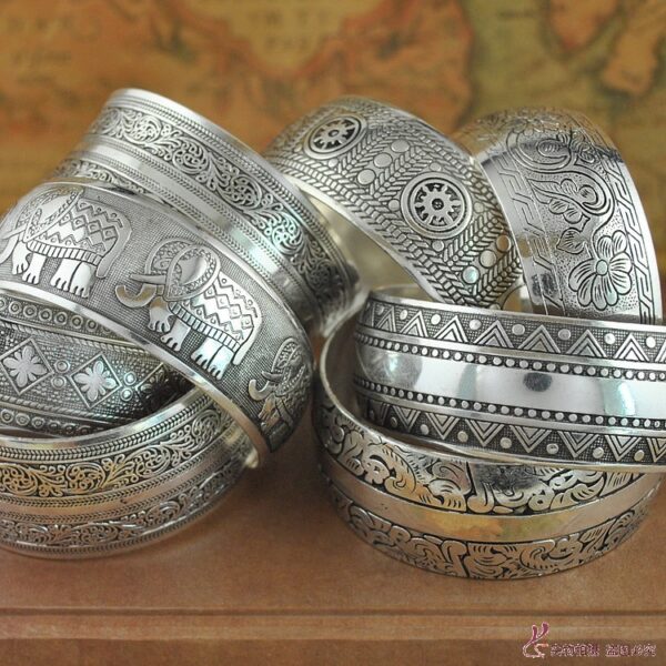 Wholesale YB10005C Bohemian Flower Teng Ancient Miao Silver Bracelet Women's Retro Wide Xizang Silver Bracelet Carved Bracelet