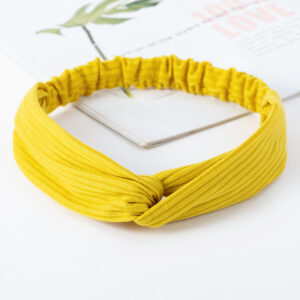19 # knitted light yellow