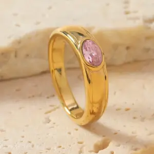 Oval Zircon Ring / Average Size