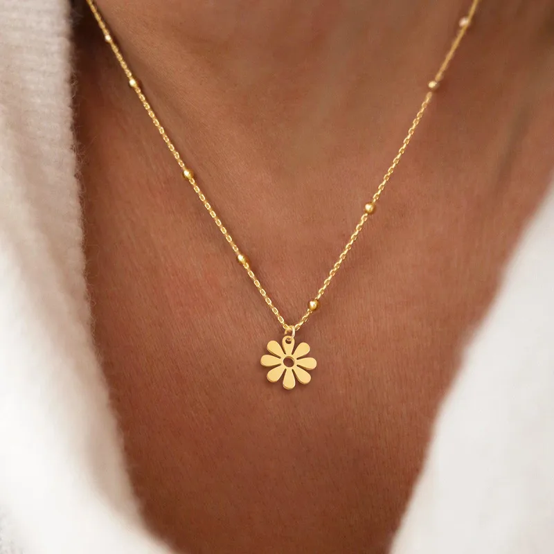 Wholesale PVD Coated Real Gold Plated Flower 201 Stainless Steel 304 Simple Style Classic Waterproof Non Tarnish Pendant Necklace