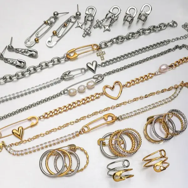 Wholesale 304 Stainless Steel Paper Clip Heart Shape PVD Coated Real Gold Plated Casual Sexy Romantic Waterproof Non Tarnish Plating Cuban Link Chain Curb Chain Cable Chain Tennis Chain Rings Bracelets Earrings