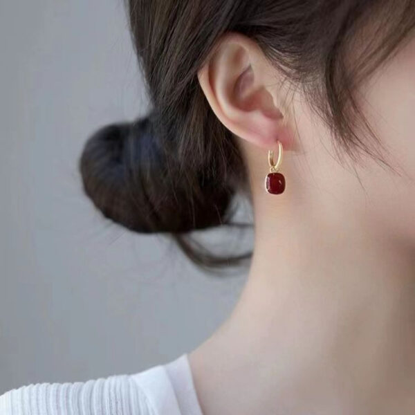 Wholesale wine red Square Vintage Hong Kong Style Earrings Women's High-end Earrings Autumn and Winter Elegant Festive Glaze Year Earrings