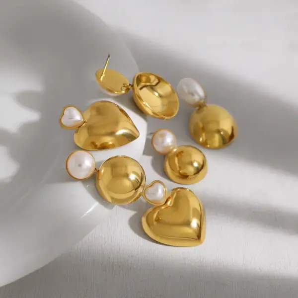 Wholesale Ion Plating (IP) 18K Gold Real Gold Plated Round Water Droplets Heart Shape 304 Stainless Steel Retro Vacation Simple Style Waterproof Non Tarnish Drop Earrings