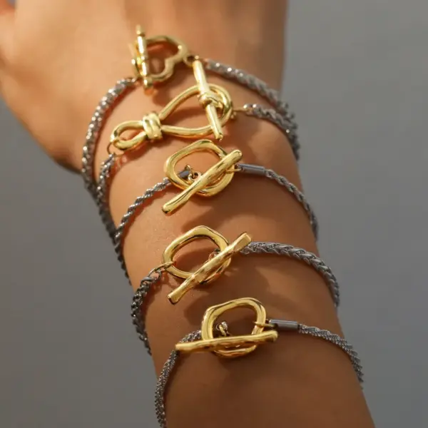 Wholesale 18K Gold Plated 304 Stainless Steel Vacuum Electroplating (In Furnace) Oval Heart Shape Simple Style Braided Chain Bracelet For Women