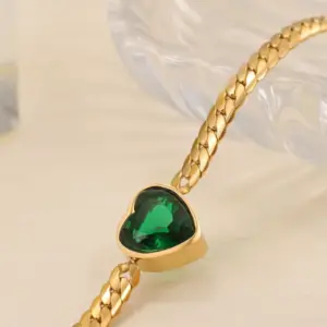 Wholesale Heart Shape Waterproof Non Tarnish Titanium Steel Bracelet For Women With Zircon Inlay