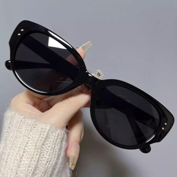 Wholesale Retro Sexy Cat-Eye Sunglasses for Women Gm White Frame High-End Glasses for Men Internet Celebrity Face-Showing Small Sunglasses