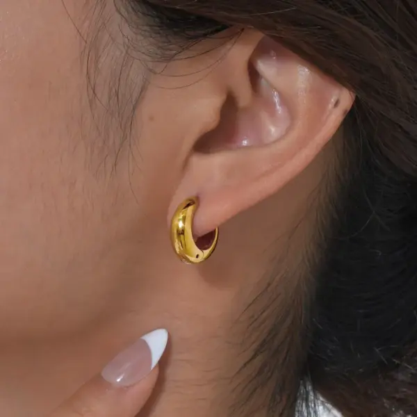 Wholesale PVD Coated Real Gold Plated 18K Gold U Shape 304 Stainless Steel IG Style Simple Style Waterproof Non Tarnish Earrings