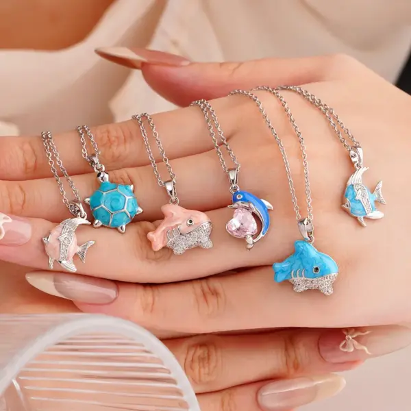 Wholesale Electroplating PVD Coated Real Gold Plated Tortoise Starfish Whale 304 Stainless Steel Copper 304 Stainless Steel Pendant Necklace Necklace