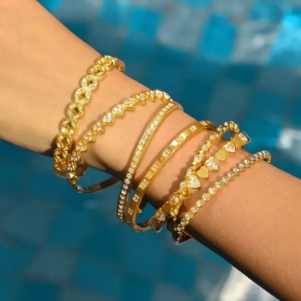 Wholesale Ins Style Luxurious Shiny Zircon 201 Stainless Steel Women's Bracelet 18K Gold Plated Elegant Temperament Jewelry Accessory