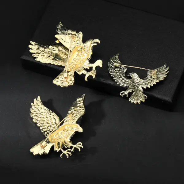 oly-687361ebc225b0282dd913df44af199b Wholesale Retro Eagle Brooch Pin Colorful Rhinestone Decorative Pin Versatile Animal Shaped Fashion Accessory