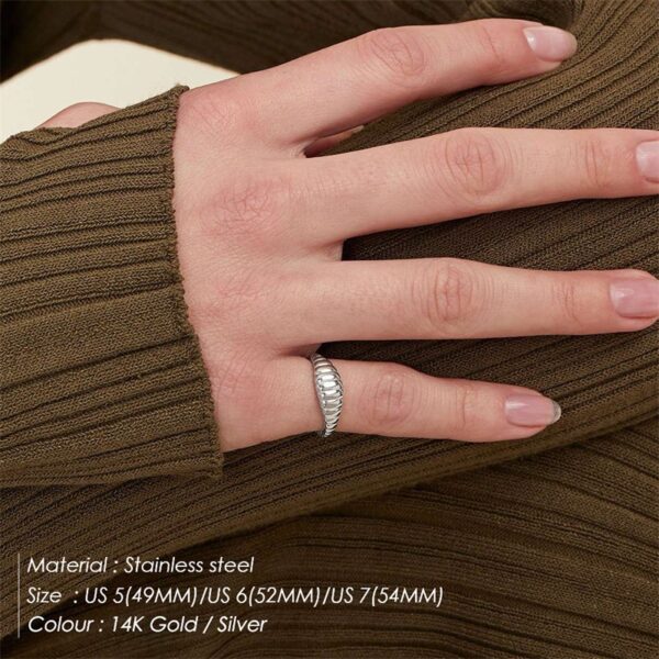 oly-68b8d3e337271b72865138aeb7e7fbd4 Wholesale Fashion simple fashion style stainless steel gold plated ring personality couple Ring Ring