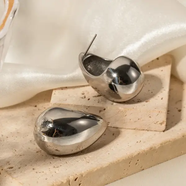 Wholesale 304 Stainless Steel Water Droplets PVD Coated 18K Real Gold Plated IG Style Plating Ear Studs