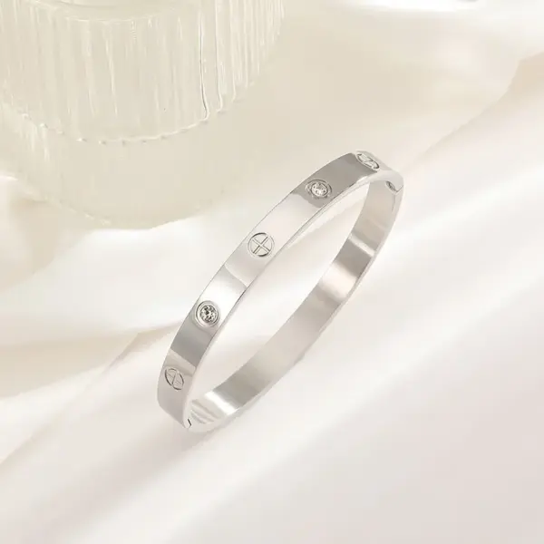 Wholesale PVD Coated Real Gold Plated 18K Gold Cross Heart Shape Flower 304 Stainless Steel Elegant Waterproof Non Tarnish 304 Stainless Steel Bangle