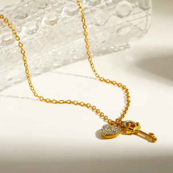 Wholesale Asymmetrical Key Necklace For Women In 304 Stainless Steel With 18K Real Gold Plating And Rhinestone Inlay, PVD Coated Cable Chain