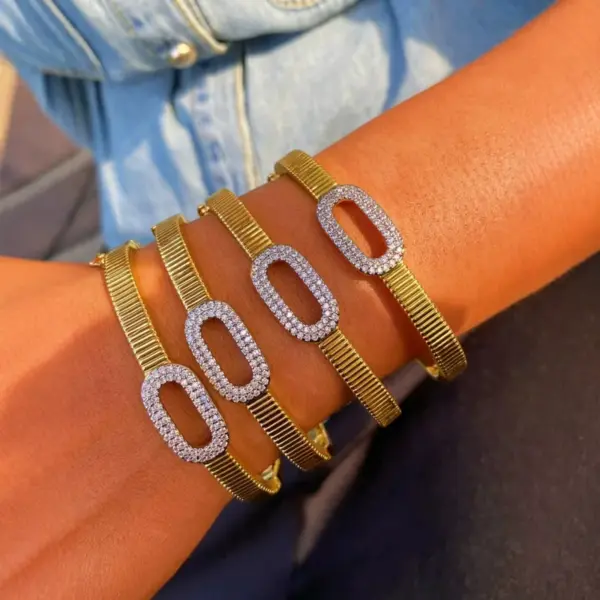 Wholesale Fashionable Double-Tone Gold-Plated Ring Bracelet Set Elegant Simple Design Diamond Embedded Luxury Versatile Copper Jewelry