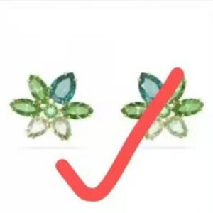 Green flower earrings