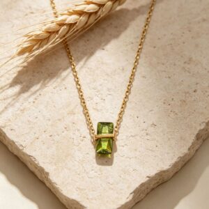 Tea green necklace