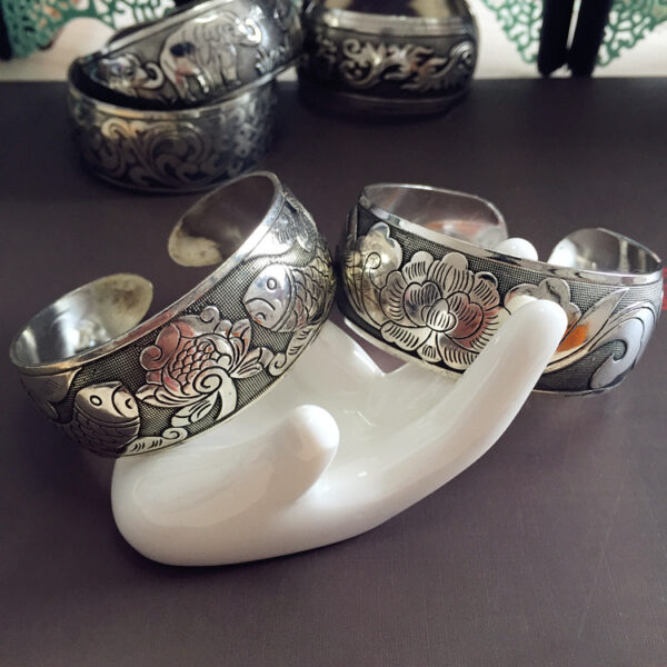 Wholesale Retro Ethnic Style Silver Bracelet Carved Open Wide Bracelet Fashion Personality Miao Silver Do Old Antique Jewelry