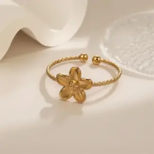 Gold / Average Size / Style 8