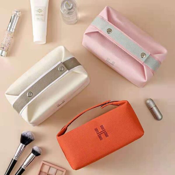 oly-6ae9ddda88b98ea69487fb902fe0b19b Wholesale canvas cosmetic bag Advanced Liner wash makeup storage bag travel makeup storage bag