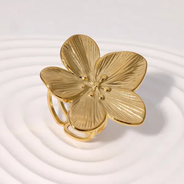 Wholesale 304 Stainless Steel Flower PVD Coated Stone-Free Real Gold Plated Elegant Vintage Style Waterproof Non Tarnish Open Rings