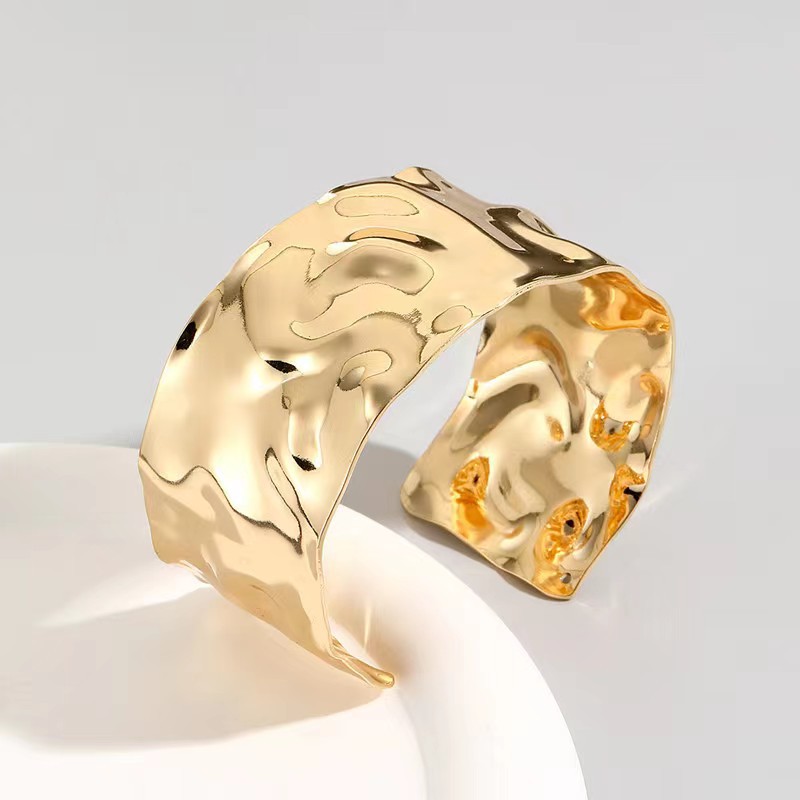 Wholesale European and American Cross-Border Bracelets, Fashionable Exaggerated Flowers and Leaves, Wide Version, Hammered Pleats, Personalized Export