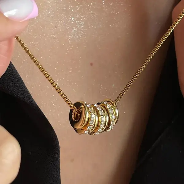 Wholesale Round Pendant Necklace For Women, 18K Gold Plated 304 Stainless Steel, PVD Coated, Zircon Inlay, Box Chain