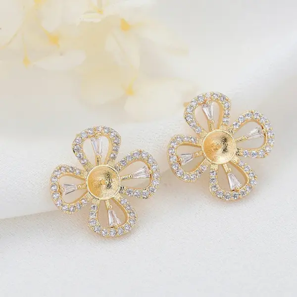 Wholesale Flowers Stud Earrings For Women With 925 Sterling Silver Posts And Copper Base Inlaid With Zirconia In Simple Style
