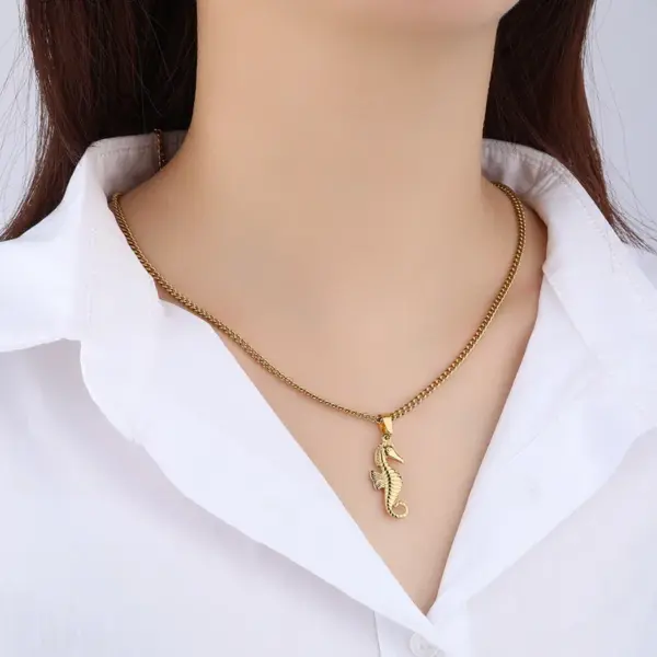 Wholesale PVD Coated Real Gold Plated Hippocampus 304 Stainless Steel Marine Style Beach Modern Style Waterproof Non Tarnish 304 Stainless Steel Pendant Necklace