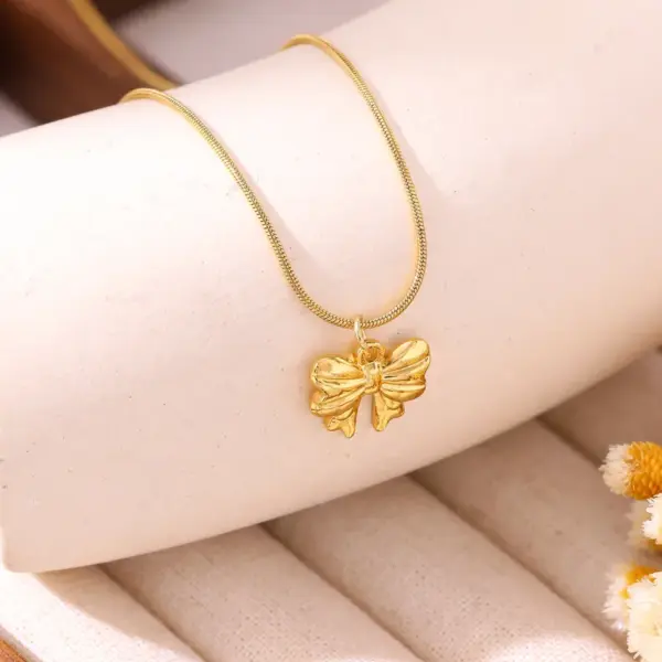 Wholesale Bow Knot Necklace For Women Featuring PVD Coated 18K Real Gold Plated 304 Stainless Steel With Waterproof Non Tarnish Finish On Cable Chain