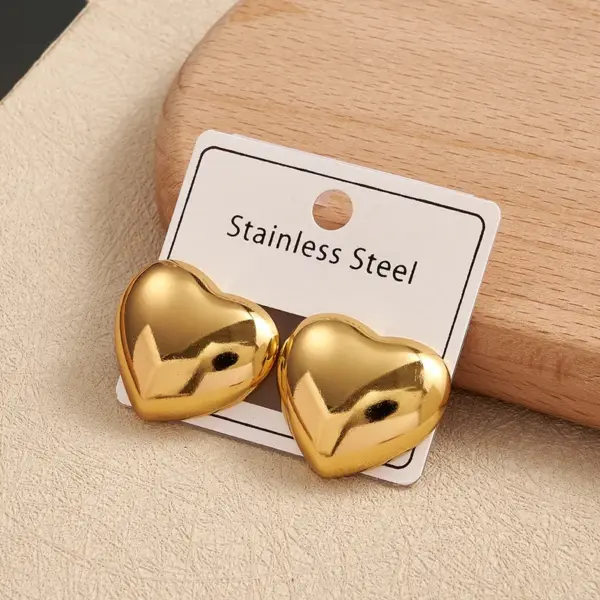 Wholesale Love Heart Shaped Stainless Steel 304 Earrings Electroplated Fashionable Casual Minimalist Style Women's Jewelry Accessories