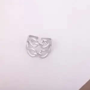 Silver / Average Size / 17#