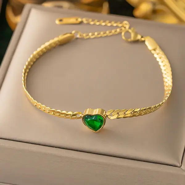 Wholesale Heart Shape Waterproof Non Tarnish Titanium Steel Bracelet For Women With Zircon Inlay