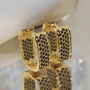 E4164 Golden Black Stone