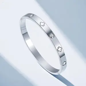 35-D-7 Steel Color Four-Leaf Clover Diamond-Encrusted Bracelet