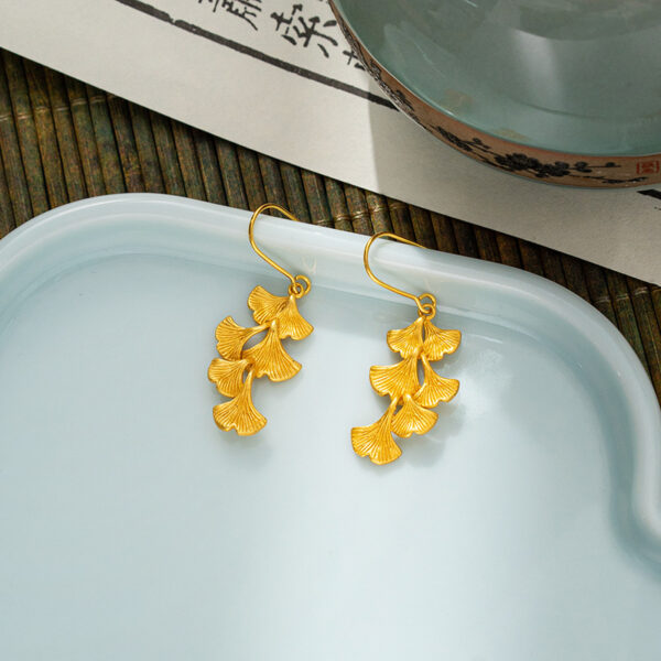 Wholesale Fashionable Golden Ginkgo Leaf Earrings for Women, Light Luxury Simple Fashion Earrings, Christmas Gift for Girlfriend