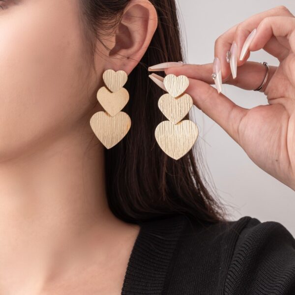 Wholesale Valentine's Day Selling Barbie Powder Three-Layer Heart-Shaped Love Earrings Simple Pendant Acrylic Texturing Dopamine Earrings