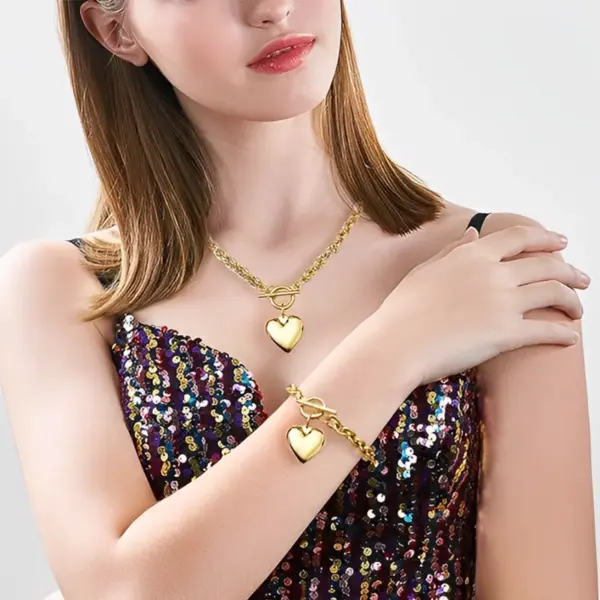Wholesale 201 Stainless Steel 304 Stainless Steel Heart Shape Electroplating Stone-Free 18K Real Gold Plated Golden Plated Vacation Classic Style Cable Chain Bracelets Necklace