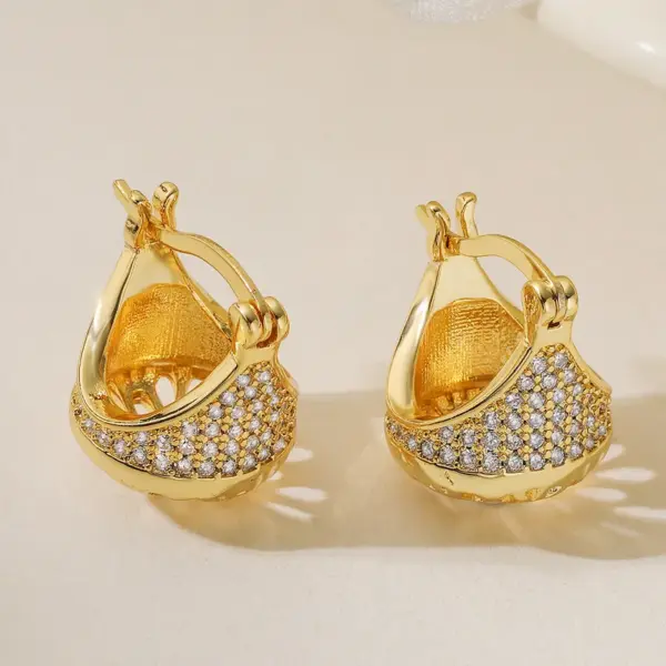 Wholesale New Vintage Design Women's Earrings Copper Plated Zirconium Stone Fashionable Versatile Geometric Pattern Daily Wear Jewelry
