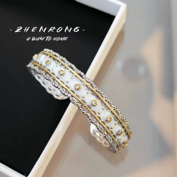 oly-6e77b0048f401c0e593e5167220befe3 Wholesale Italian Court Style Buchi Family Manli Wreath Bracelet Counter with Textured Carved Gold Baking Paint Full Diamond Bracelet for Women