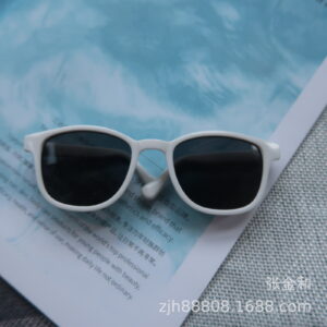 White frame Black