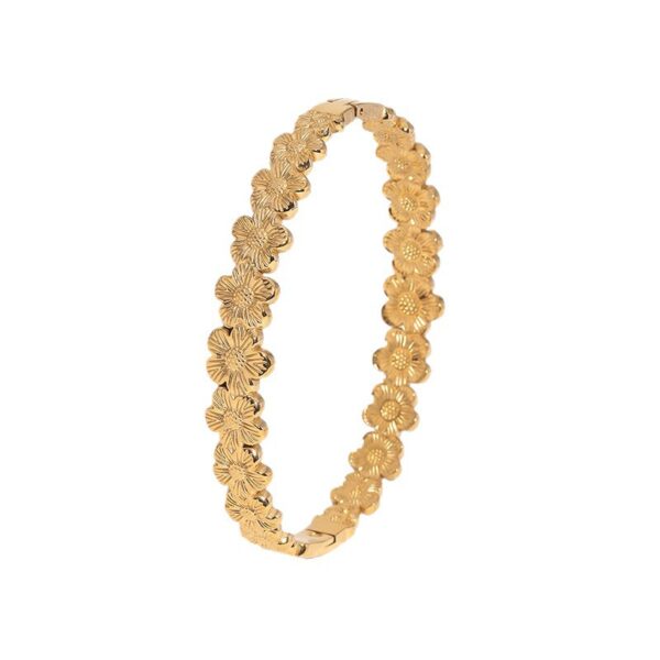 Wholesale Stainless steel buckle bracelet, gold-plated waterproof flower titanium steel bracelet
