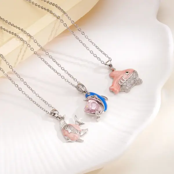 Wholesale Electroplating PVD Coated Real Gold Plated Tortoise Starfish Whale 304 Stainless Steel Copper 304 Stainless Steel Pendant Necklace Necklace