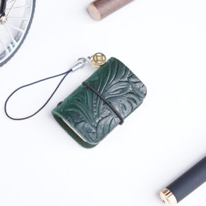 Engraving skin dark green / Top layer cowhide super mini TN book (32 sheets, 64 pages)