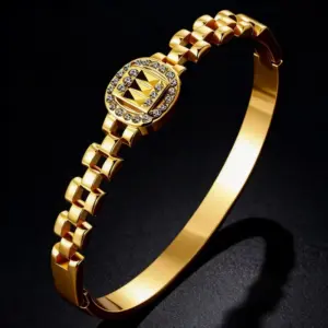 Wholesale Heart Shape Waterproof Non Tarnish Gold Bangle For Women In Simple Style With Artificial Rhinestones, 304 Stainless Steel