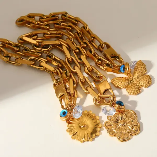 Wholesale Fashionable Butterfly Flower Pendant Bracelet 18K Gold Plated Stainless Steel Elegant Sexy Simple Style Lobster Clasp For Women