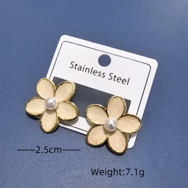 Wholesale 304 Stainless Steel Flower PVD Coated 18K Real Gold Plated IG Style Elegant Vacation Ear Studs